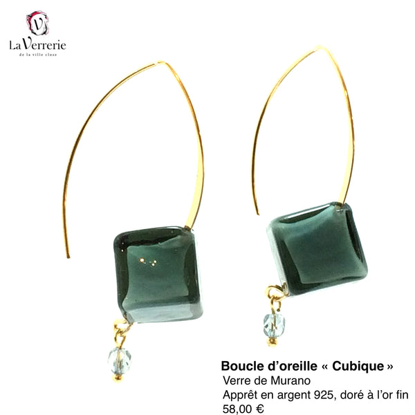 Boucle d'oreilles cubique. Bijoux Murano. Boucle d'oreilles en verre de Murano.
